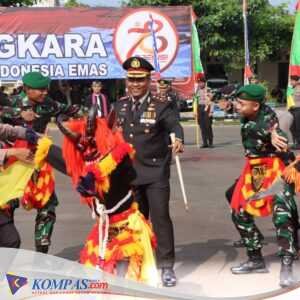 Angkat Kearifan Lokal di Hari Bhayangkara ke-78, Polres Tuban Pentaskan Tarian Thak-thakan