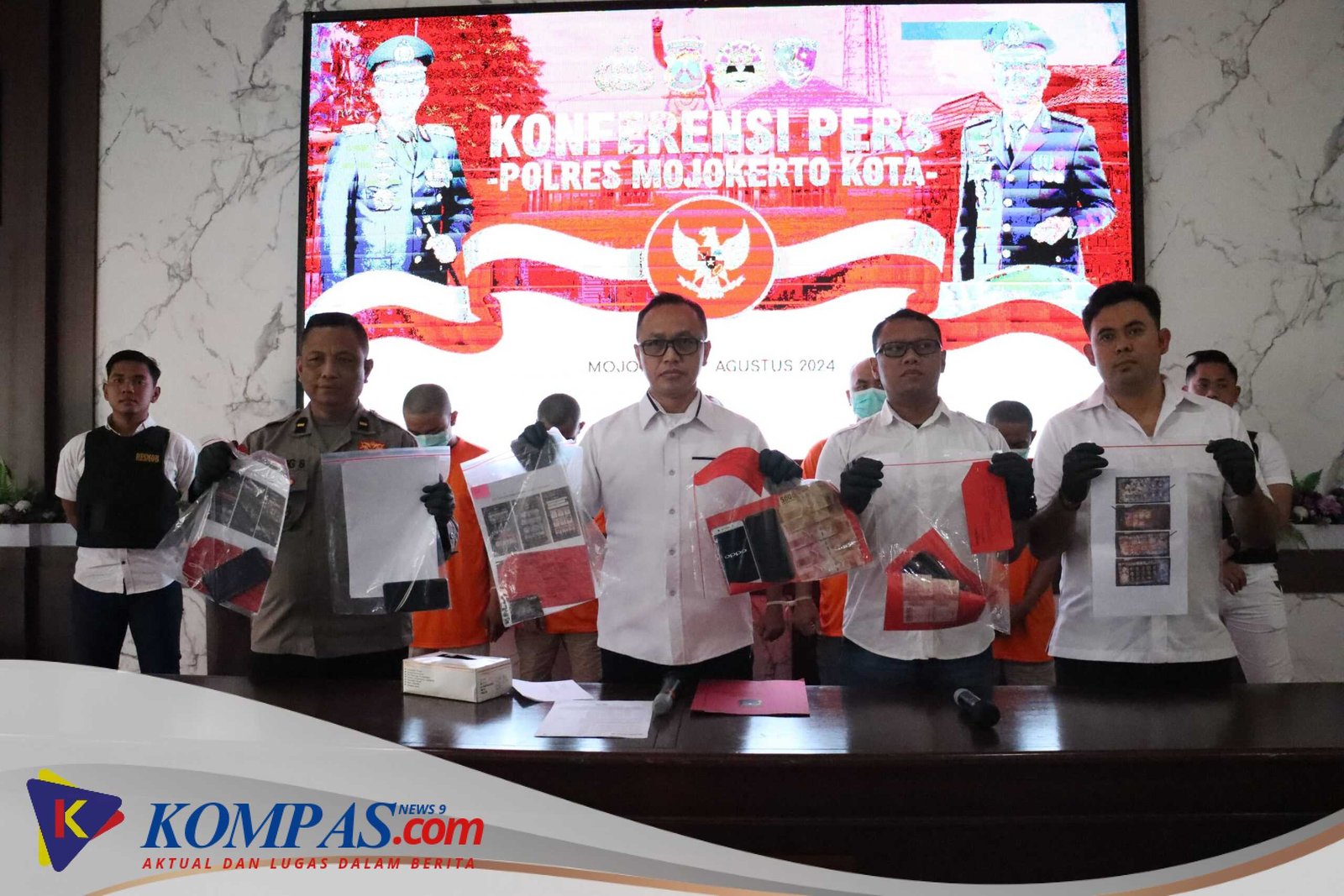 Tindak Tegas Pelaku Judi Online, Polres Mojokerto Kota Amankan 5 Penjual Chip