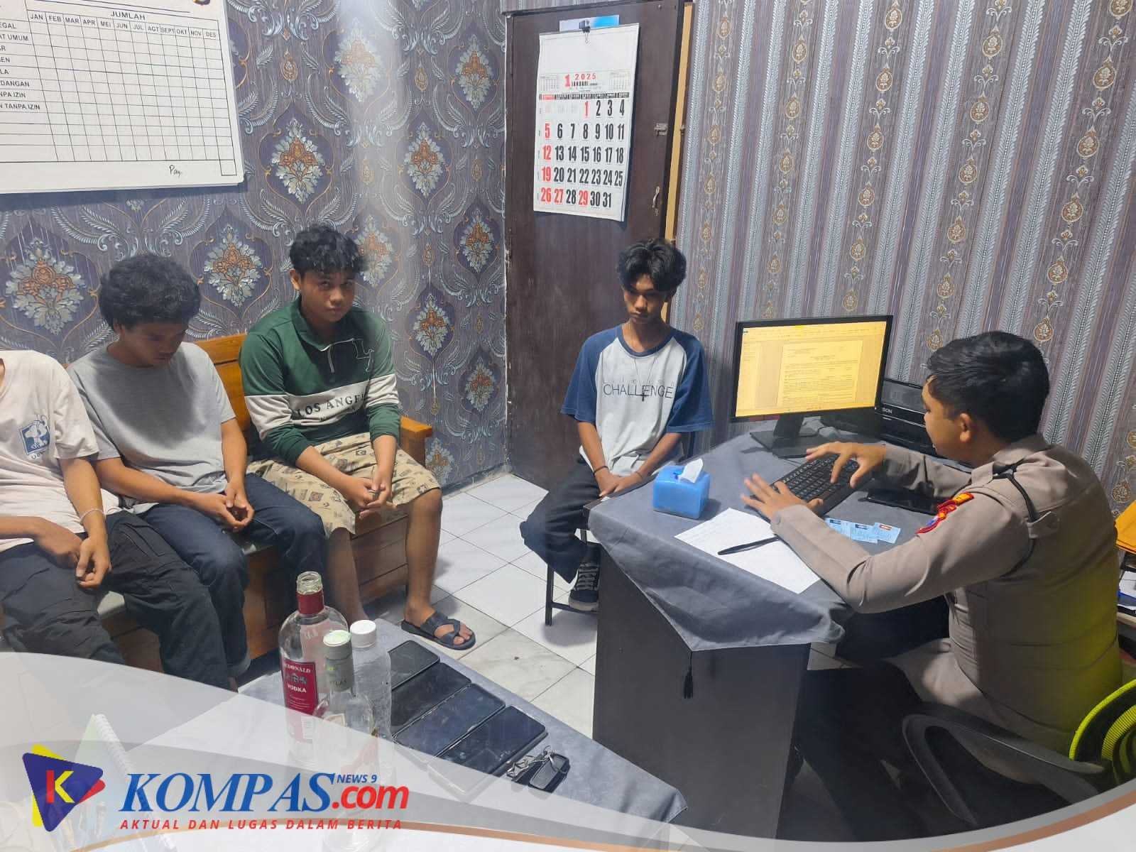 Pesta Miras Di Cafe, 4 Pelaku Diamankan Satsamapta Polres Mojokerto Kota