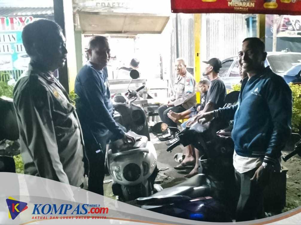 Kapolsek Krian Patroli Malam Humanis, Sambangi Warga Watugolong Antisipasi Kriminalitas