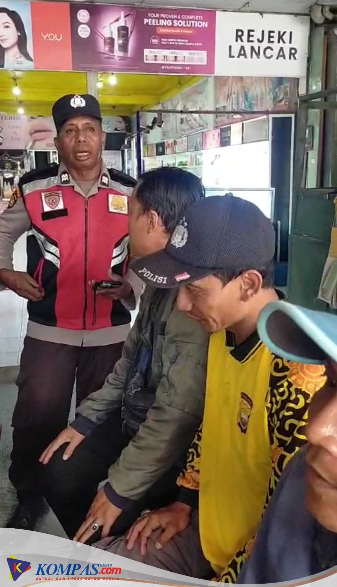 Polsek Krian Gelar Patroli, Berikan Himbauan Humanis dan Harkamtibmas Kepada Warga aturan jam malam, khususnya bagi para pelajar dan remaja.