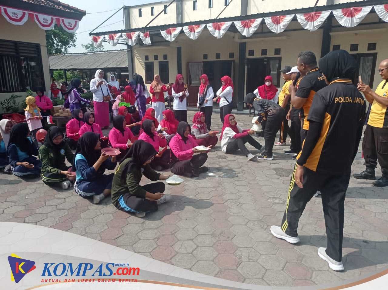 DALAM RANGKA MEMPERINGATI HARI ULANG TAHUN KE-80,POLSEK PAPAR KEDIRI MENGADAKAN LOMBA BERSAMA SISWA SEKOLAH “SLB”