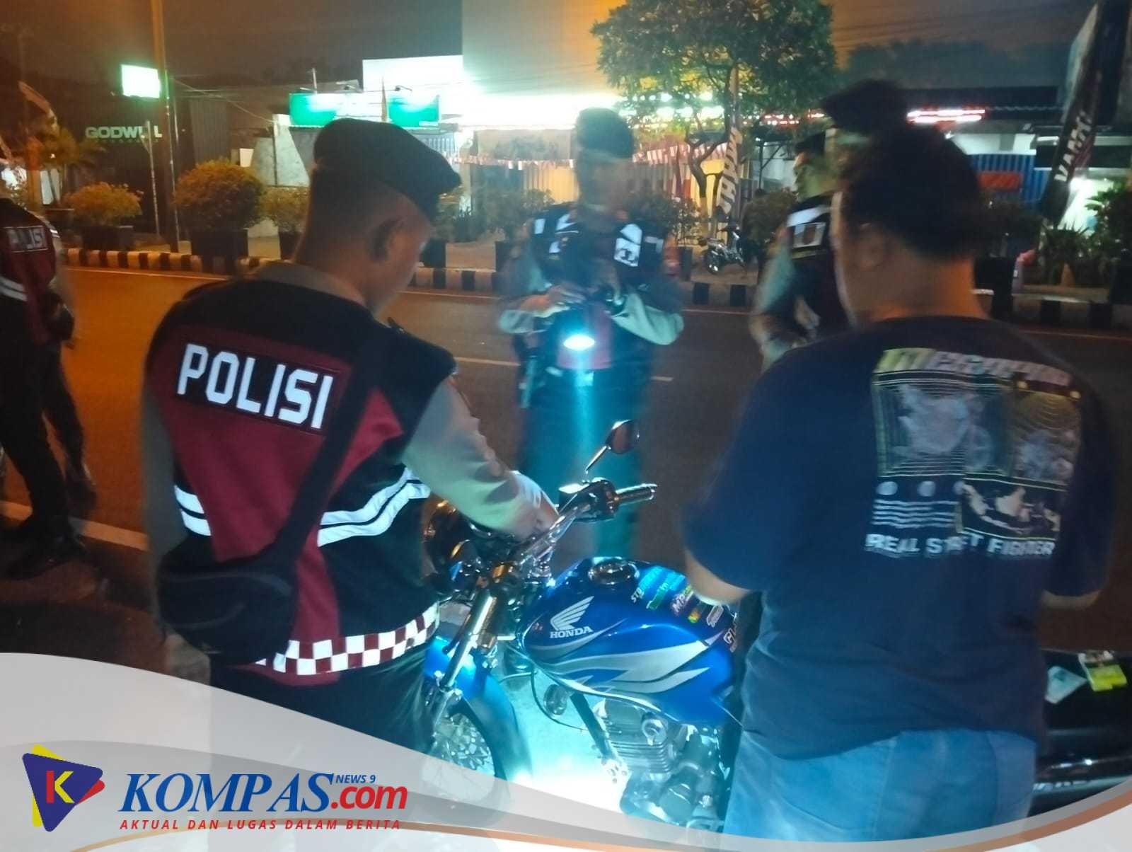 Polres Kediri Kota Berikan Edukasi Pentingnya Jaga Diri Sendiri Dan Etika Berkendara Demi Keselamatan Di Jalan Saat Malam Hari
