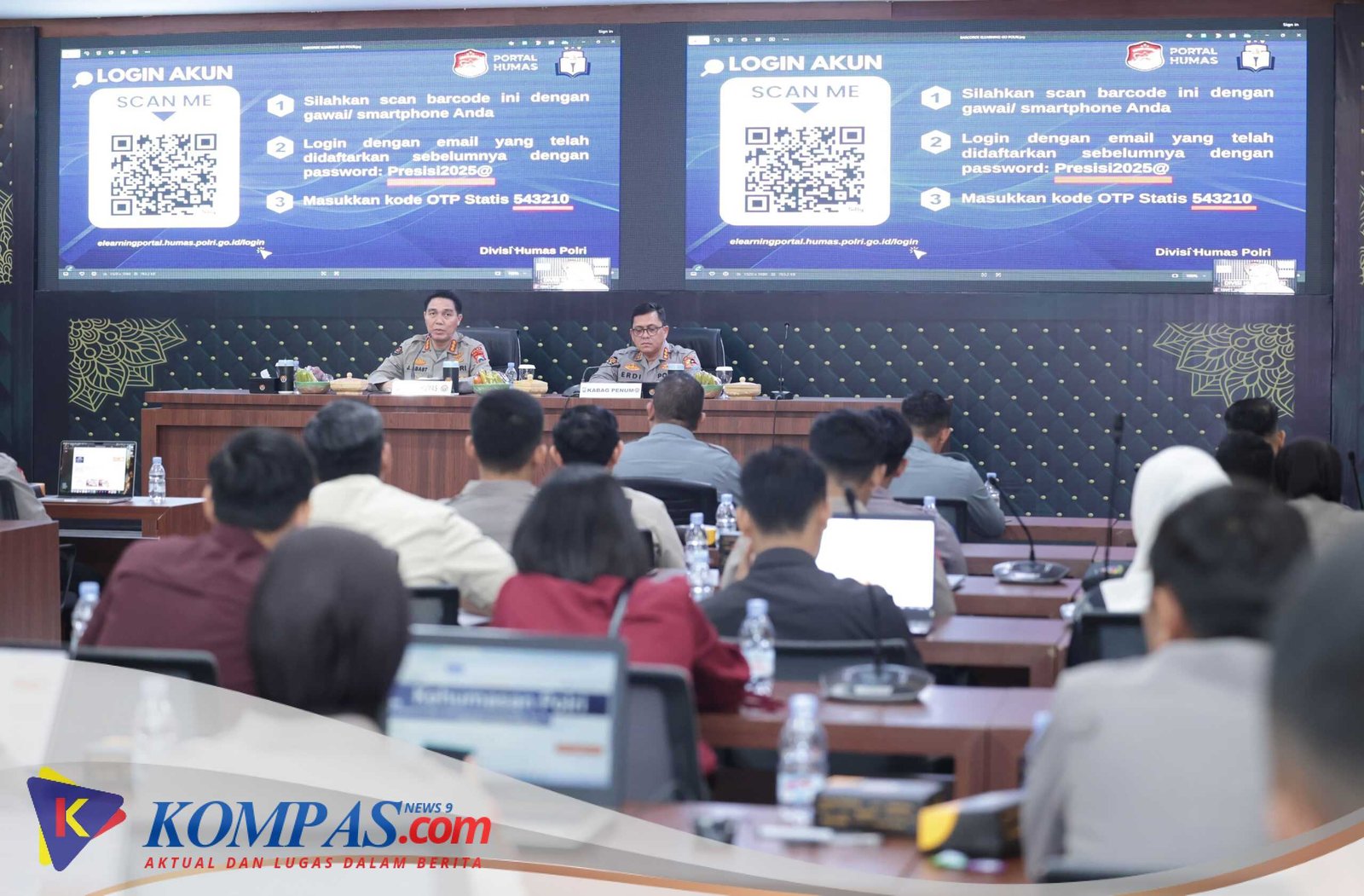 Personel Polda Jatim Ikuti Pelatihan Kehumasan Melalui E-Learning Perkuat Hadapi Tantangan Komunikasi di Era Digital