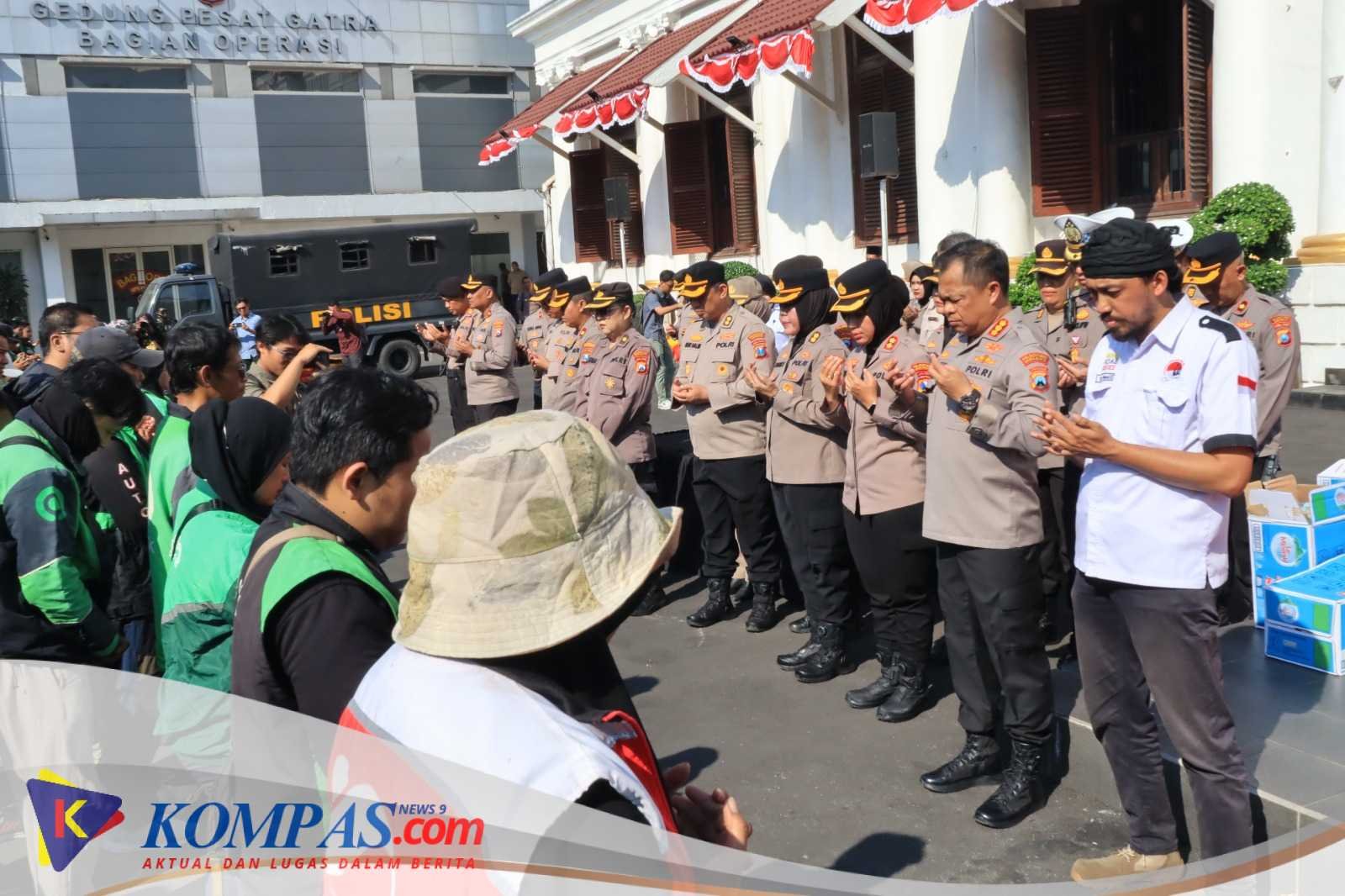 Polrestabes Surabaya dan Ratusan Ojol Doa Bersama: Harmoni untuk Alm Affan Kurniawan