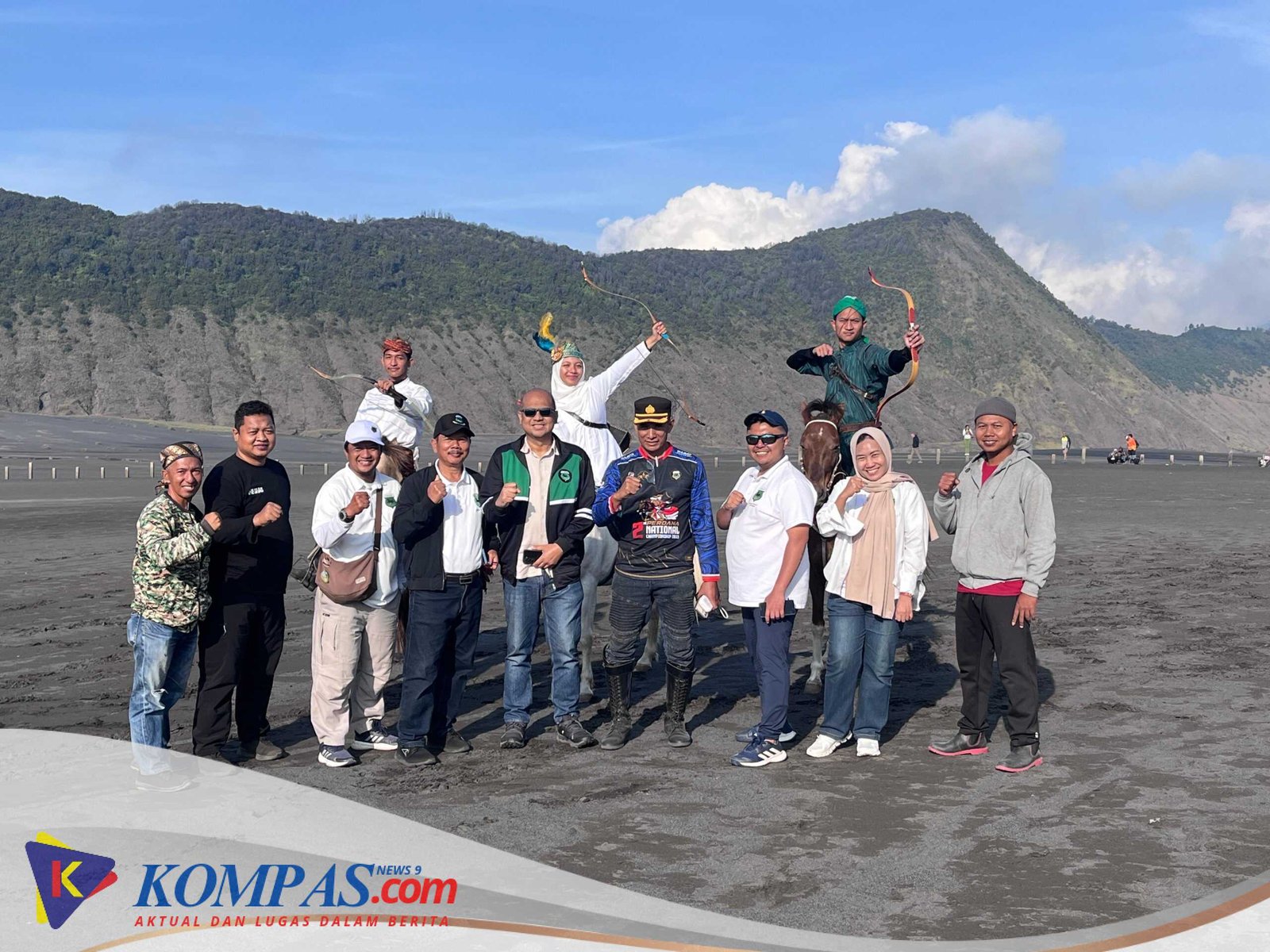 Pordasi Ajak Jelajahi Keindahan Alam Bromo Sembari Menyaksikan Aksi Berkuda Memanah