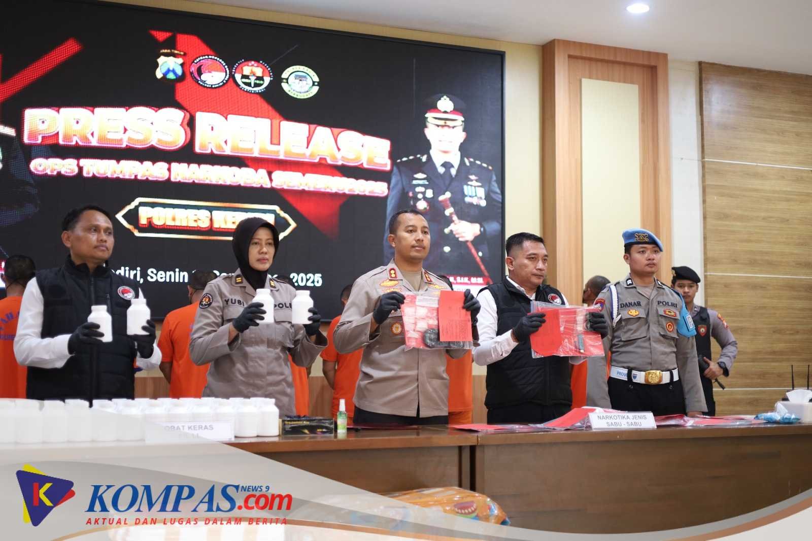 Polres Kediri Berhasil Amankan 16 Tersangka 98,48 gram Sabu dan Ratusan Ribu Okerbaya