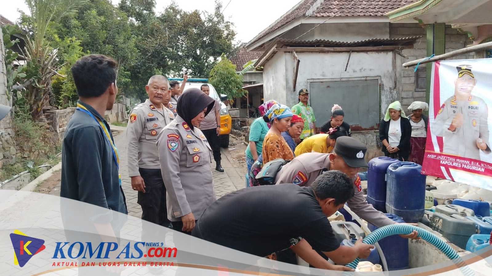 Polres Pasuruan dan PMII Salurkan 6.000 Liter Air Bersih ke Desa Karangjati Lumbang