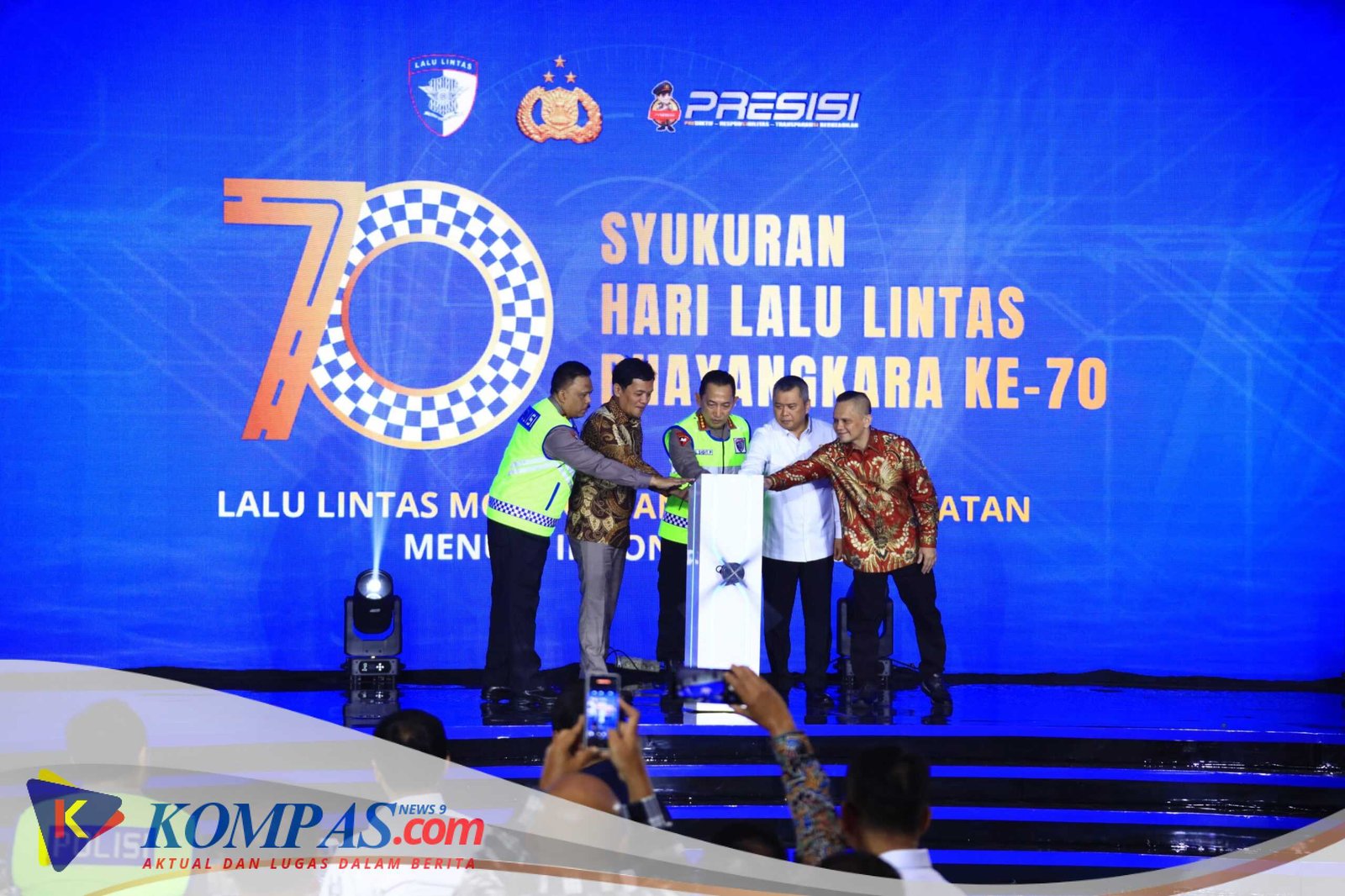 Hadiri Syukuran HUT Lalu Lintas ke-70, Kapolri Luncurkan Digital Korlantas dan Sematkan Pin Emas