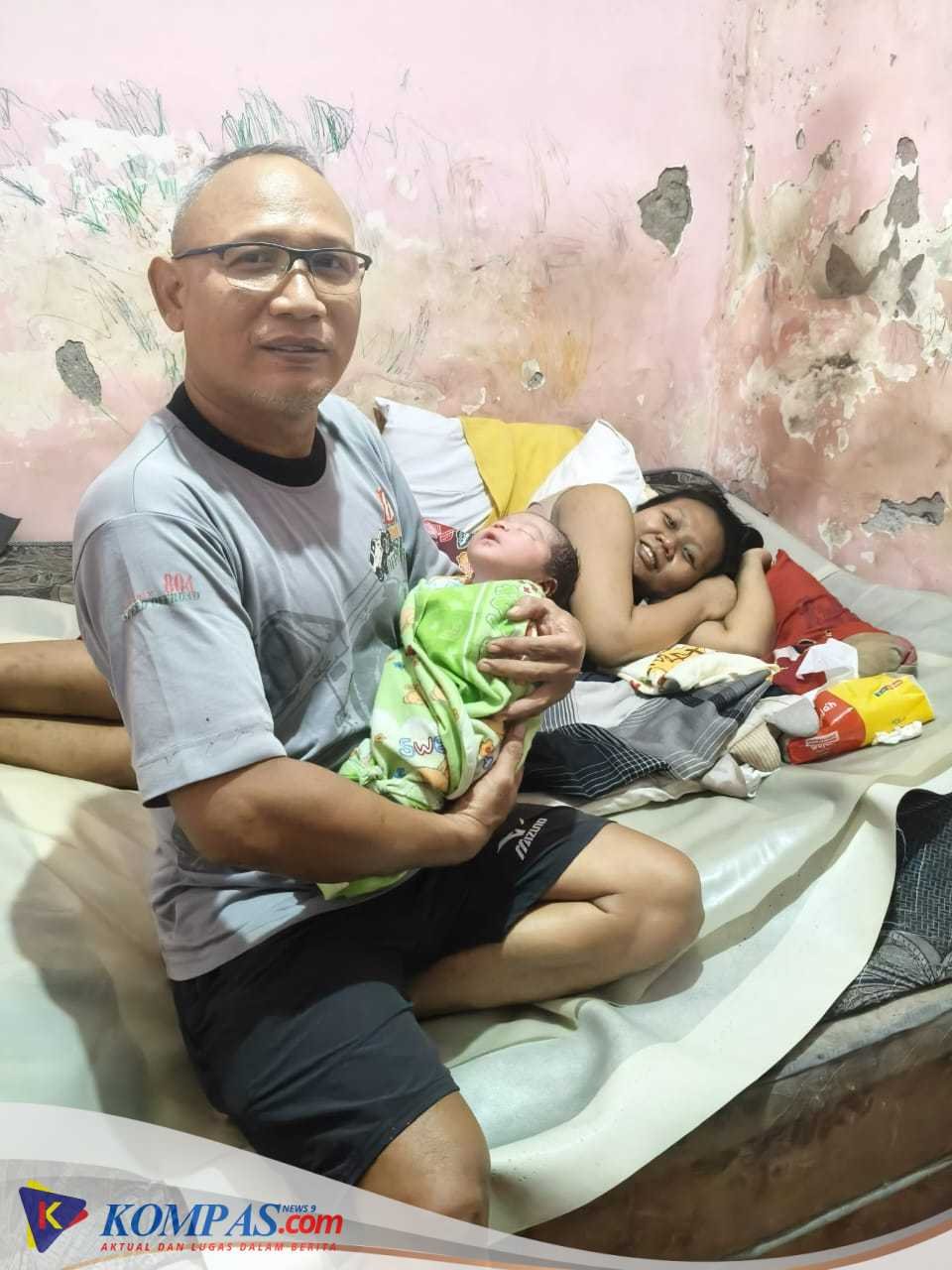 Menegangkan ! Aksi Heroik Mulyadi, Ketua OBN Bantu Proses Persalinan