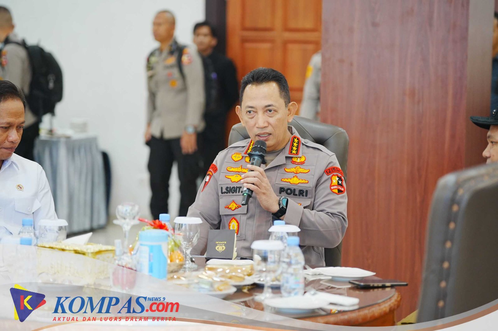 Kapolri Tegaskan Kehadiran Polisi Kawal Demokrasi, Bukan Batasi untuk Pendapat