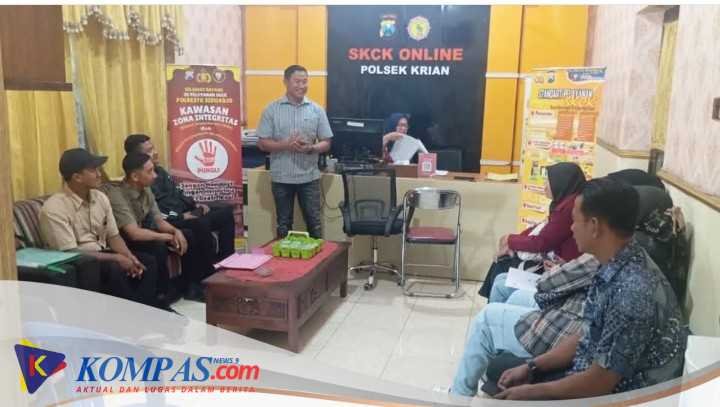 Warga Pemohon SPKT Dapat Himbauan Sosialisasi Bahaya Narkoba Oleh Kanit Reskrim Polsek Krian 