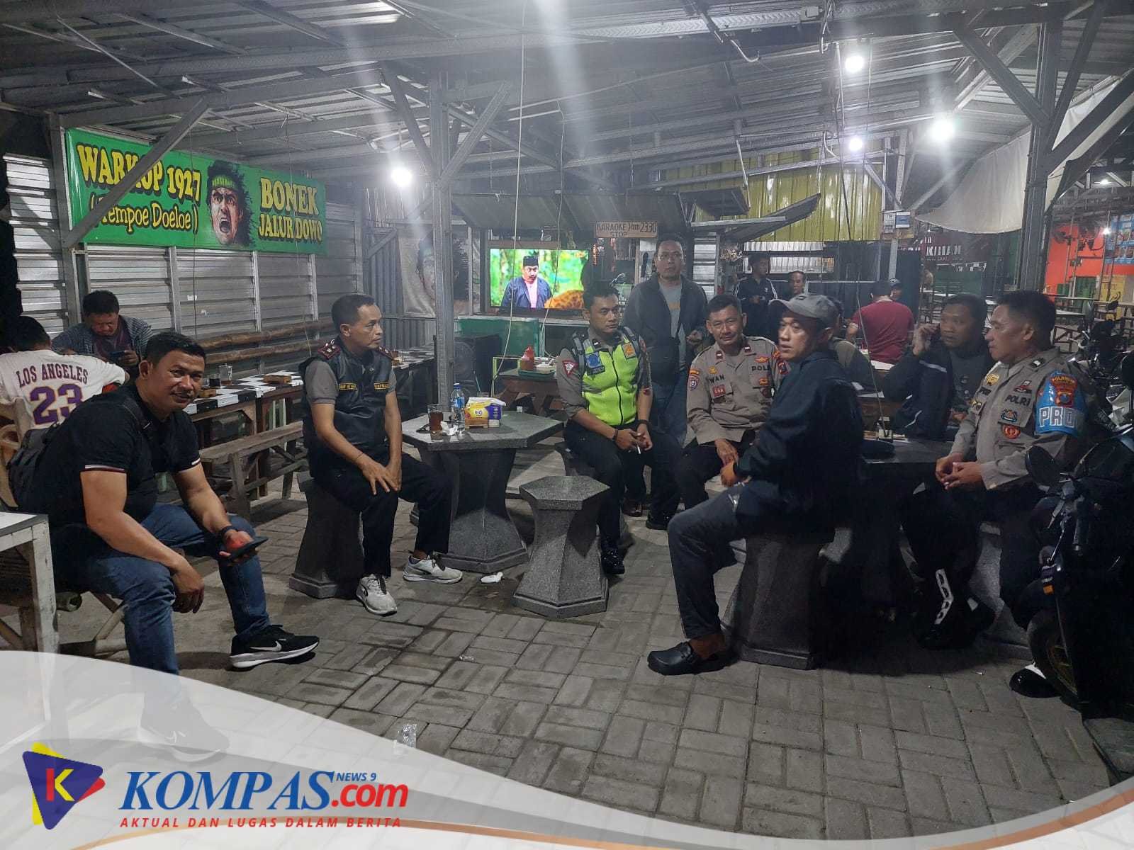 Cangkrukan Kamtibmas Kapolsek Krian Bersama Anggota Wujudkan Kampung Aman