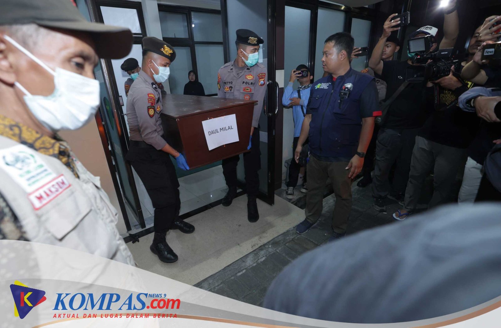 Polda Jatim Serahkan 3 Jenazah Santri Ponpes Al Khoziny ke Keluarga