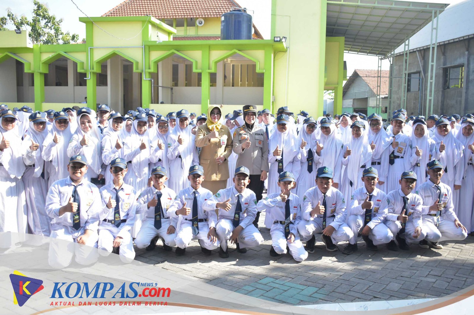 Kanit PPA Polresta Sidoarjo Ajak Pelajar SMPN 1 Wonoayu Jauhi Kenakalan Remaja
