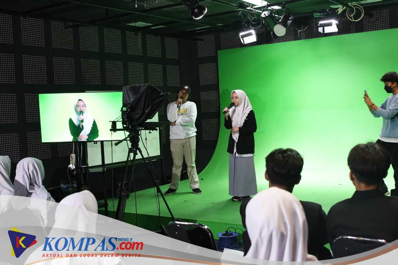 SMA Al Muslim Siapkan Pemimpin Muda Melek Media Lewat Kelas Broadcasting dan Branding Bersama KECE Media UNESA”