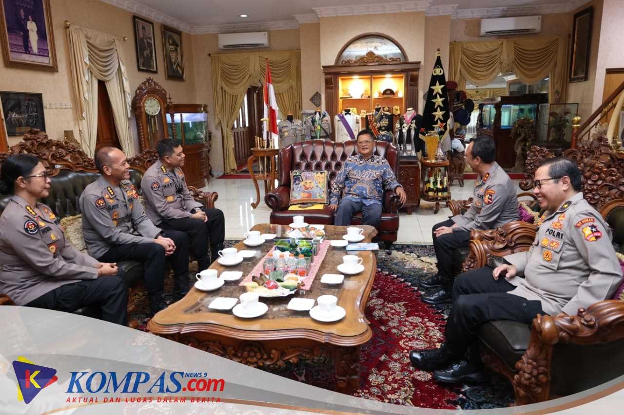 Jajaran Divhumas Polri Laksanakan Anjangsana ke Jend. Pol (Purn) Da’i Bachtiar