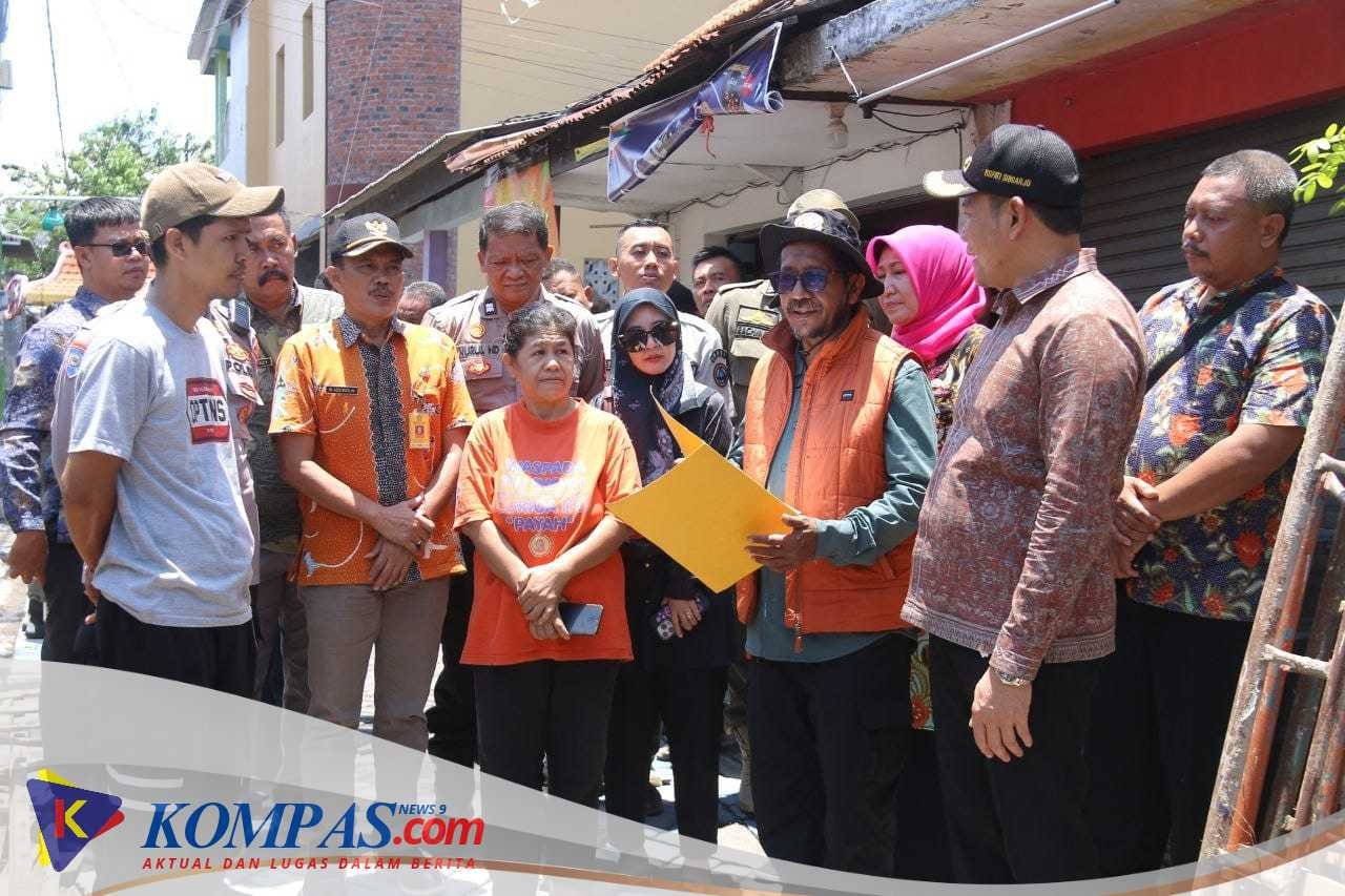 Bupati Subandi Kunjungi Rumah Ambruk Warga Magersari
