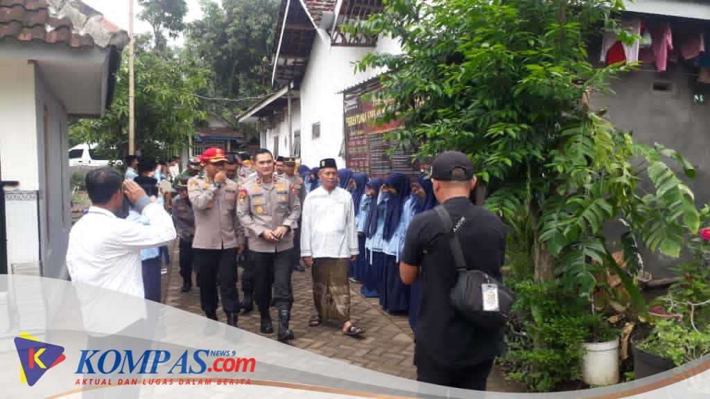 Kasespimma dan Serdik Sespimma Polri Angkatan 74 Gelar Bakti Sosial di Yayasan Yatim Piatu Al-Ikhlas Sukorejo
