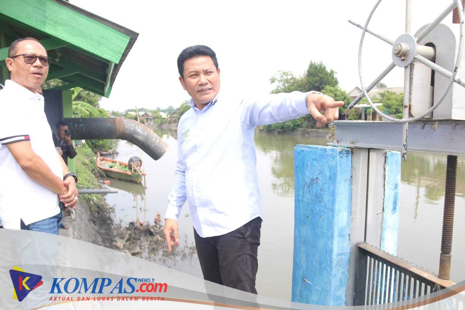 Bupati Sidoarjo Subandi Sidak ke Sejumlah Lokasi Banjir di Kawasan Kota