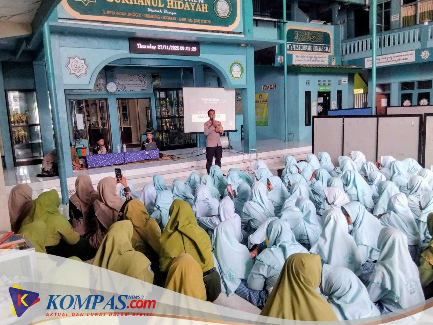 Kanit Binmas Polsek Krembung Gelar Binluh Stop Bullying di Ponpes Burhanul Hidayah