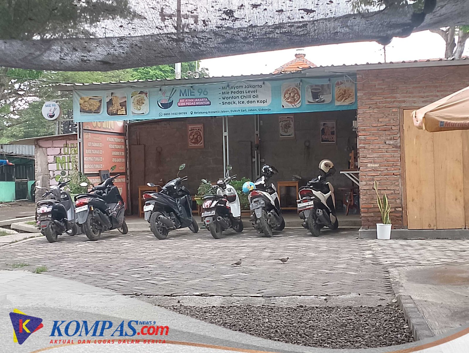 Danramil Jabon Miliki Bakat Usaha Kuliner,Buka Cafe “Mie 96” Dengan Menu Andalan Mie Pangsit Jakarta,Wonton Chili Oil dan Es Cendol Biri Biri
