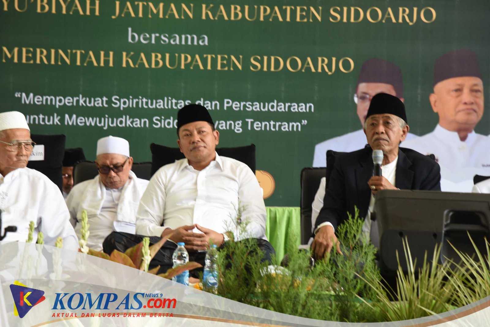 Bupati Sidoarjo bersama Ribuan Warga Berdoa Bersama untuk Bangsa