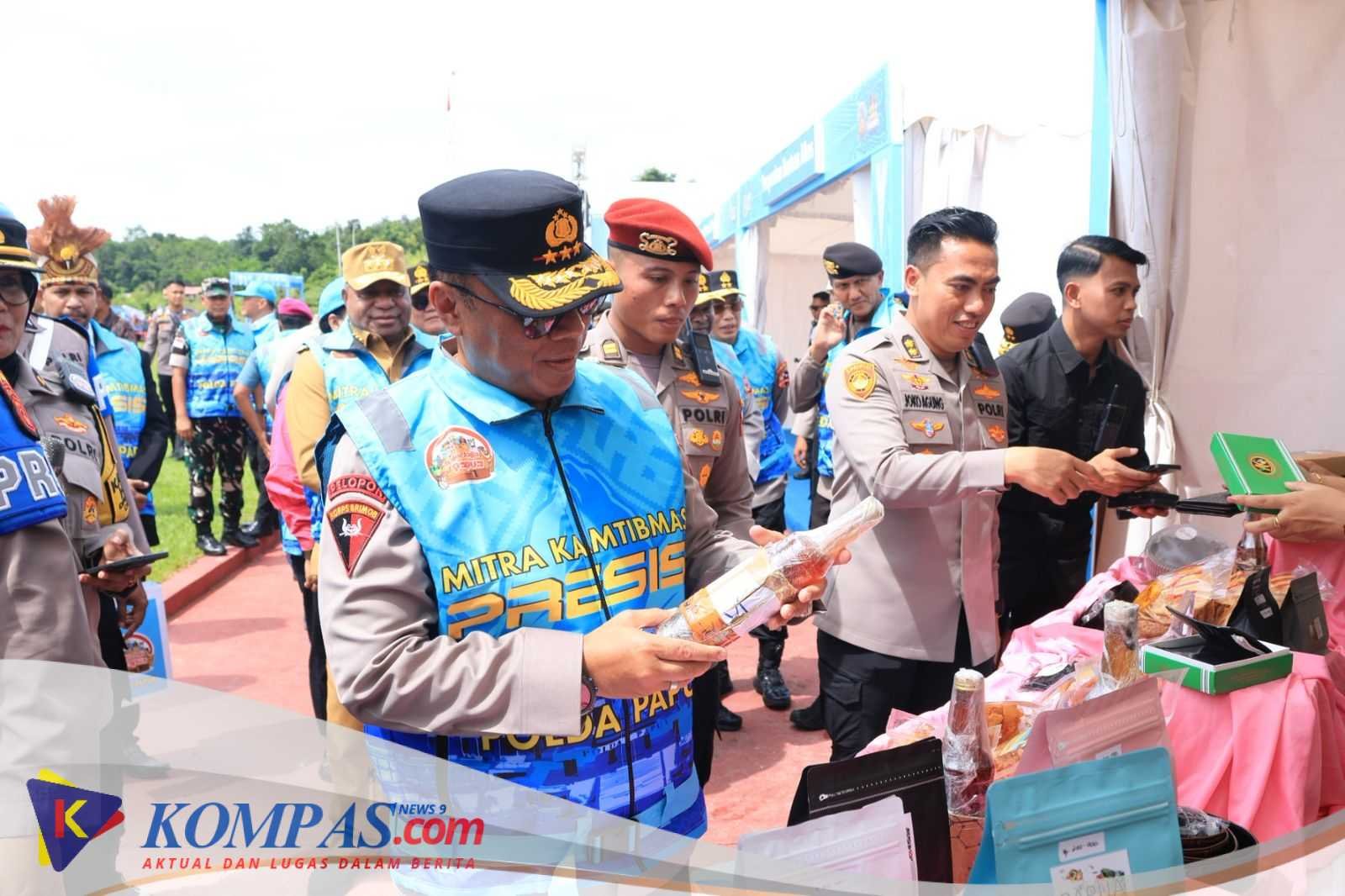 Wakapolri Tinjau UMKM, Bakes, dan Pembagian Perlengkapan Sekolah Usai Apel Mitra Kamtibmas di Papua