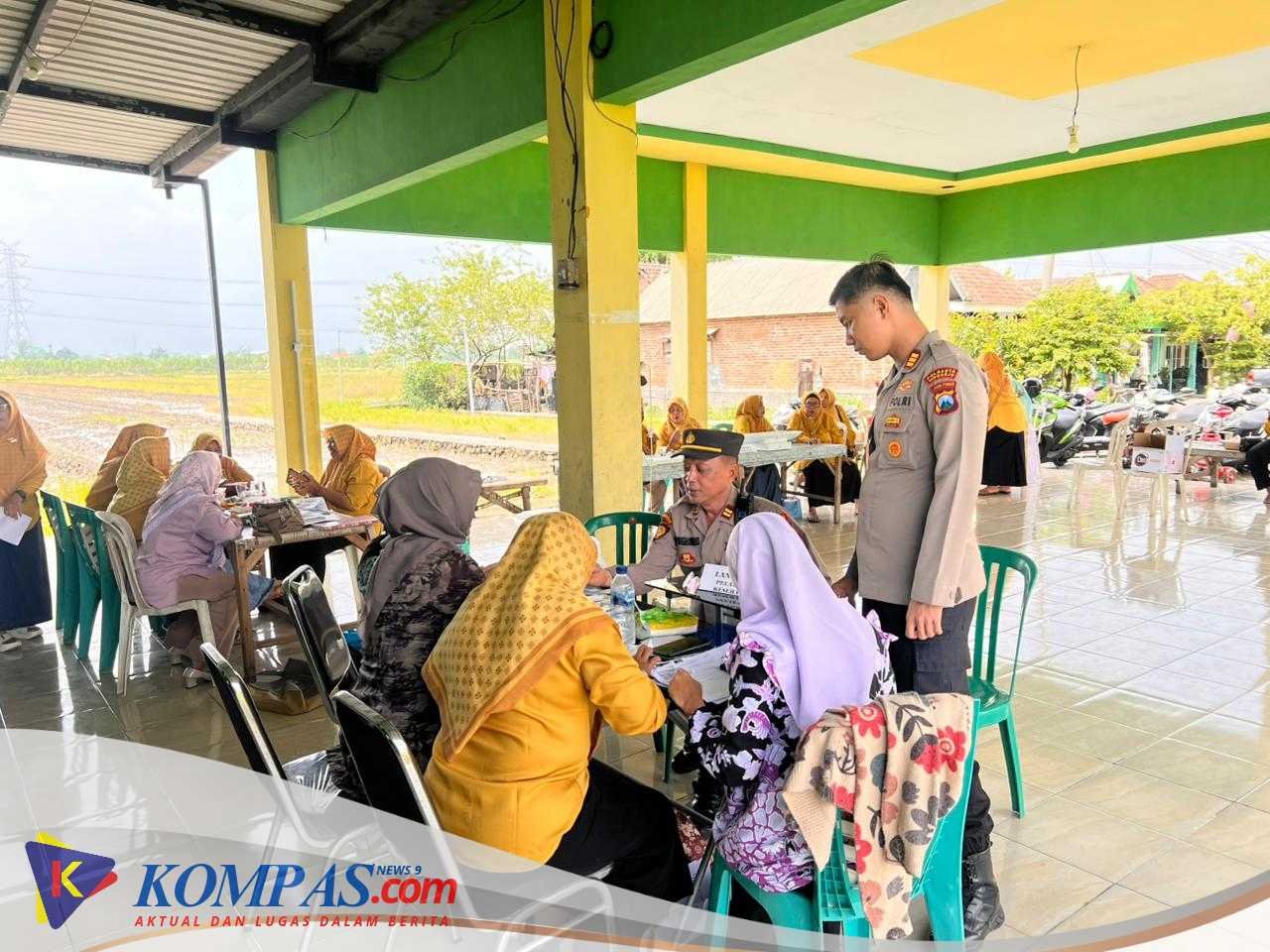 Kapolsek Krembung Tinjau Posyandu di Desa Wangkal, Tekankan Pentingnya Gizi Ibu dan Anak