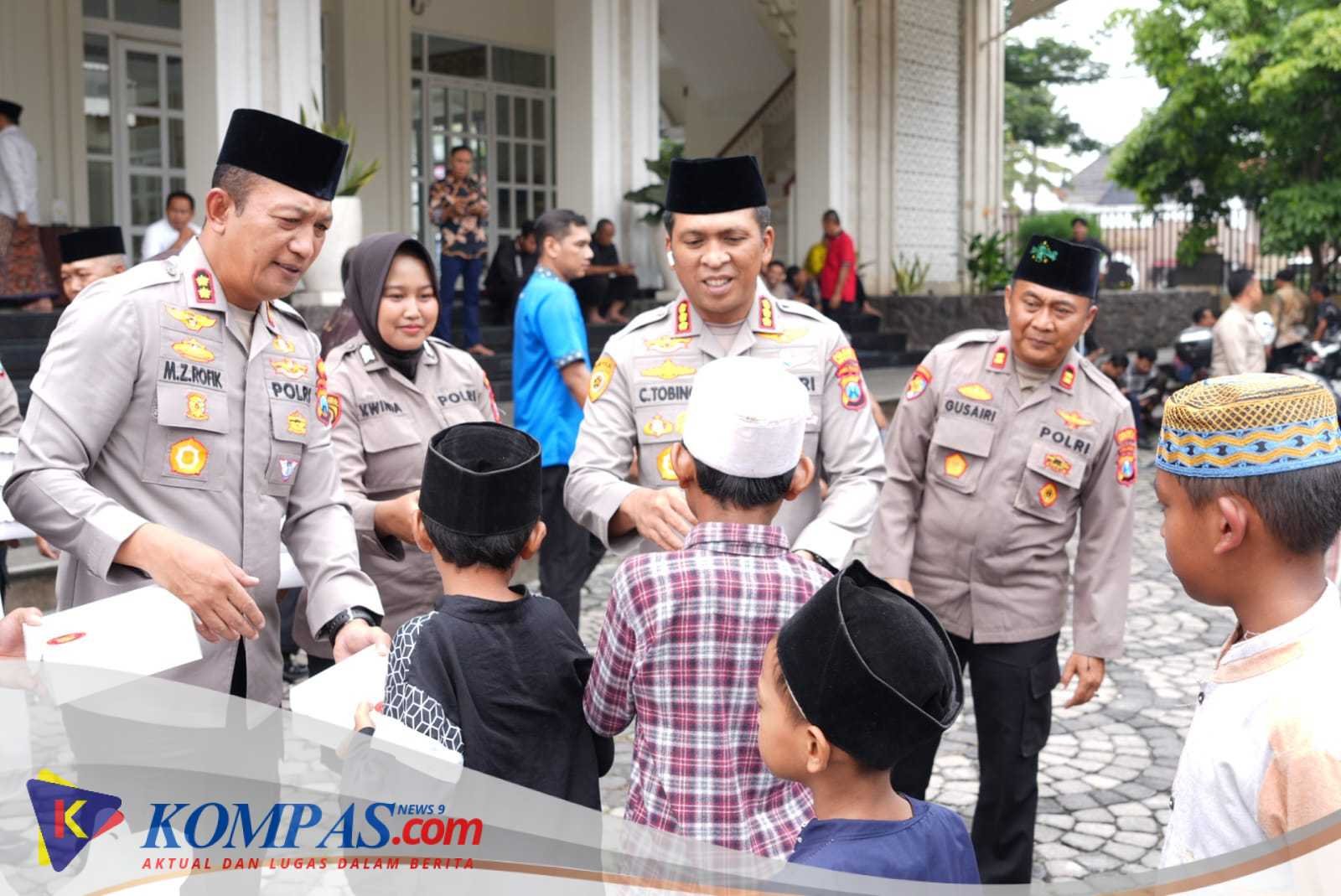 Jumat Berkah Polresta Sidoarjo, Bagikan 3.000 Nasi Kotak untuk Masyarakat