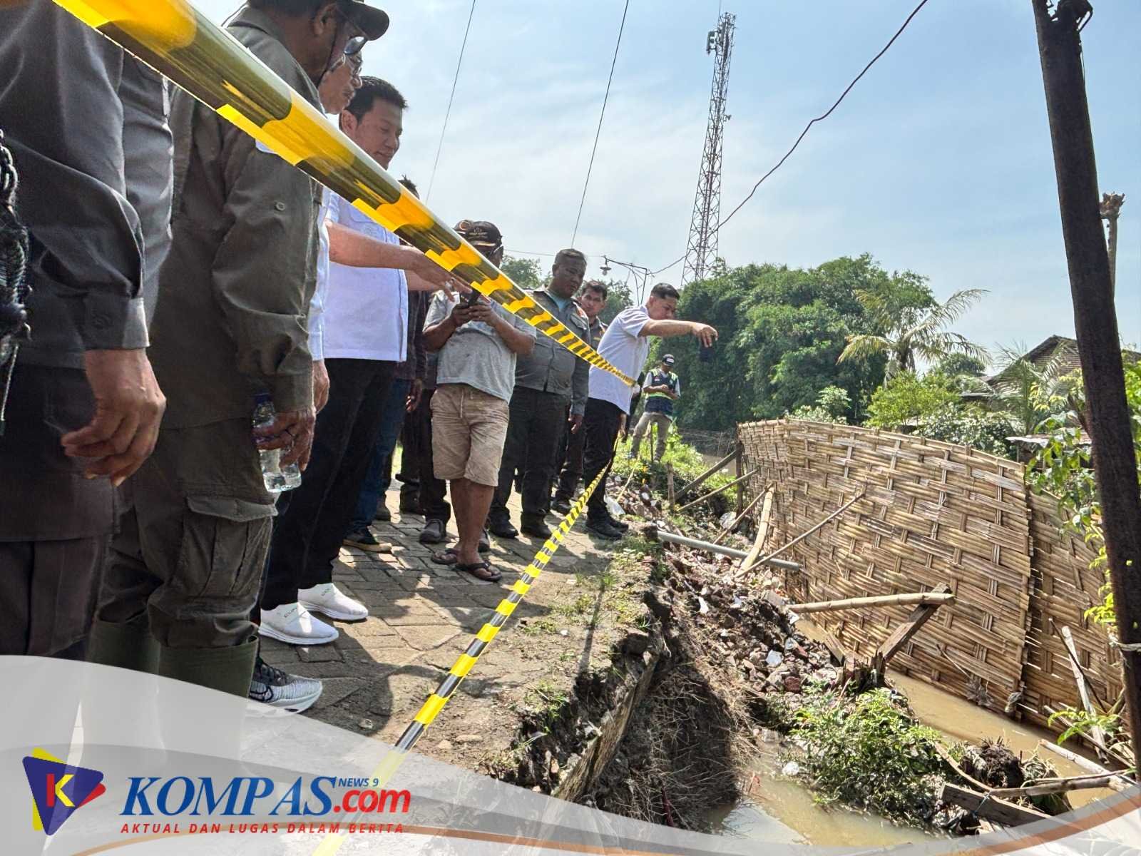 Bupati Sidoarjo Instruksikan Penanganan Cepat Bantaran Sungai Longsor di Prambon