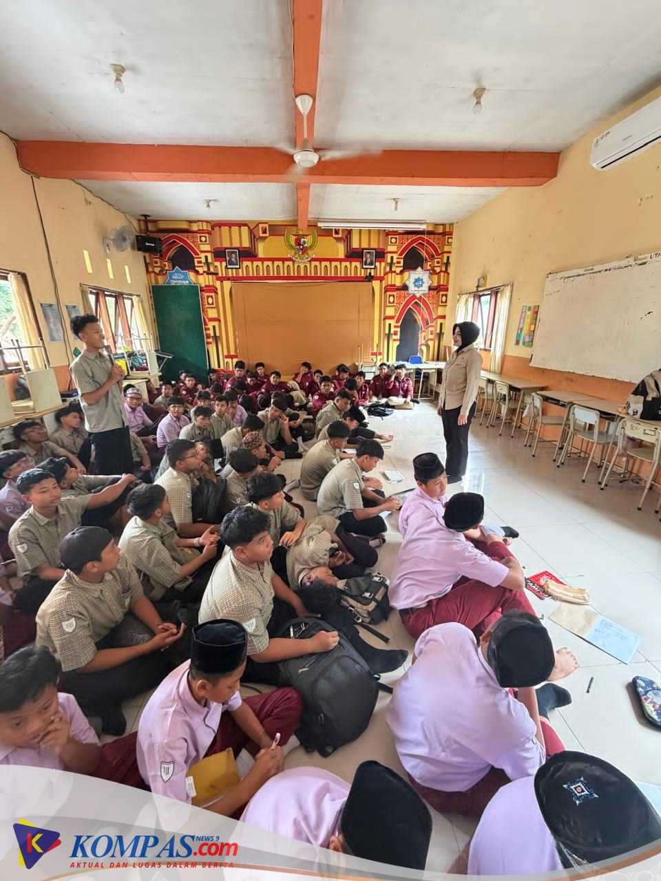 Satresnarkoba Polres Pasuruan Sosialisasikan Bahaya Narkoba di Yayasan Al-Uswah Bangil