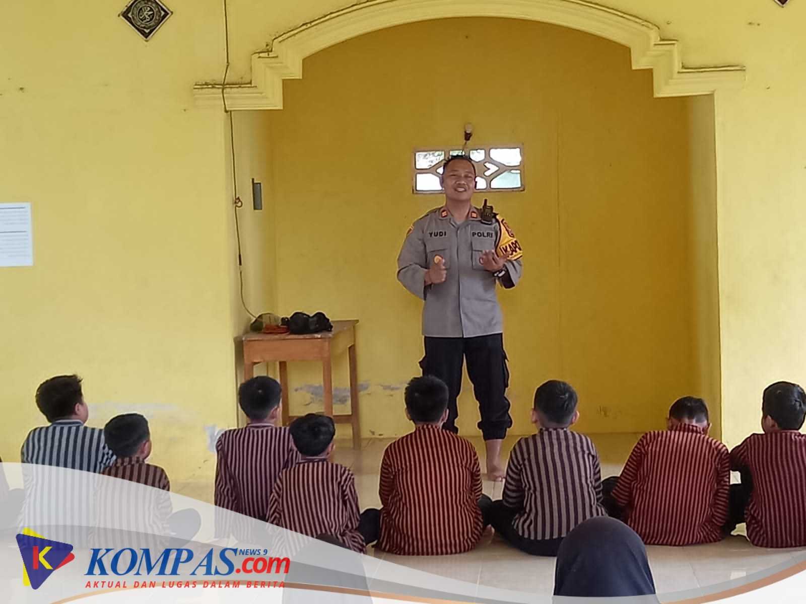 Humanis dan Edukatif, Polsek Gurah Jalankan Program Polisi Pengasuh Siswa