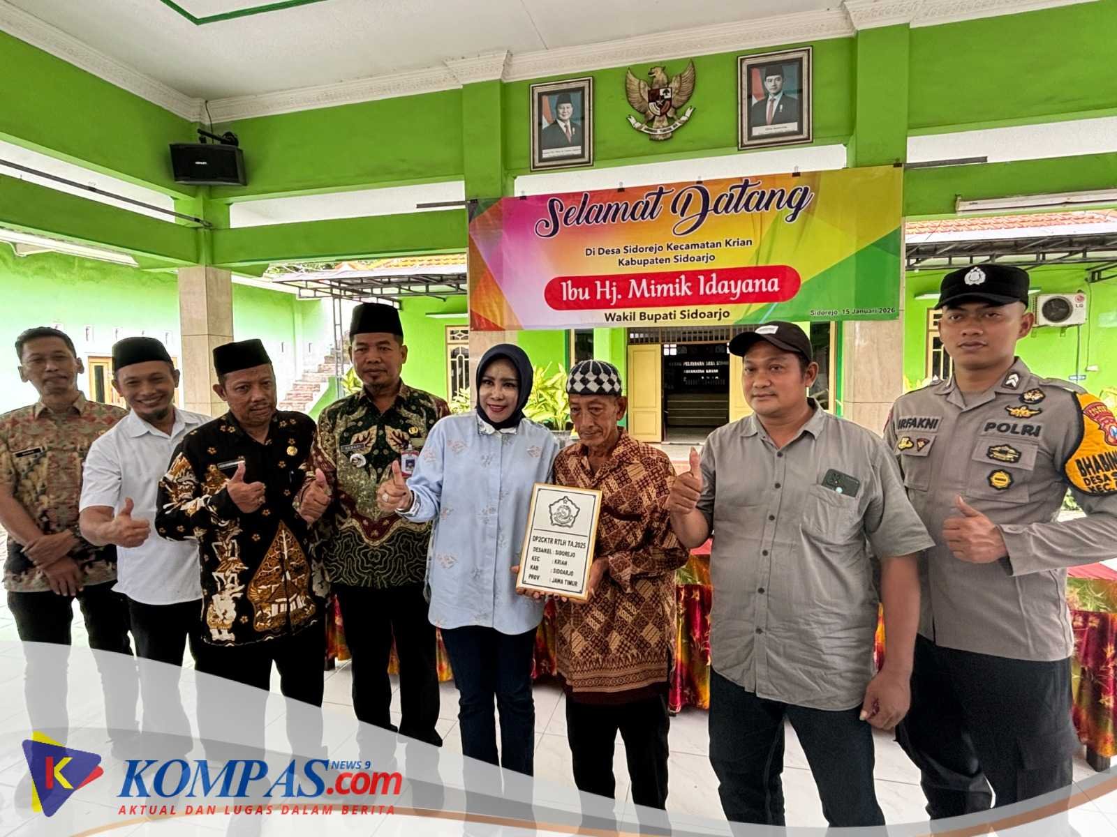 Pemkab Sidoarjo Serahkan Bantuan RTLH di Sidorejo Krian, 800 Rumah Warga Sidoarjo Akan Direhabilitasi