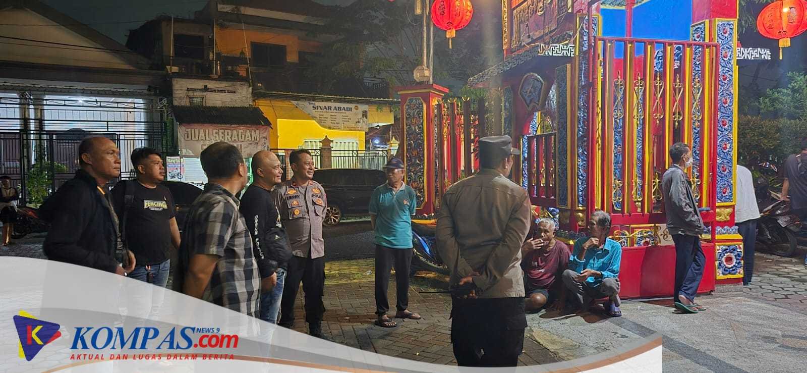 Kapolsek Sidoarjo Kota Turun Langsung Cek Keamanan Ibadah Imlek di Klenteng 