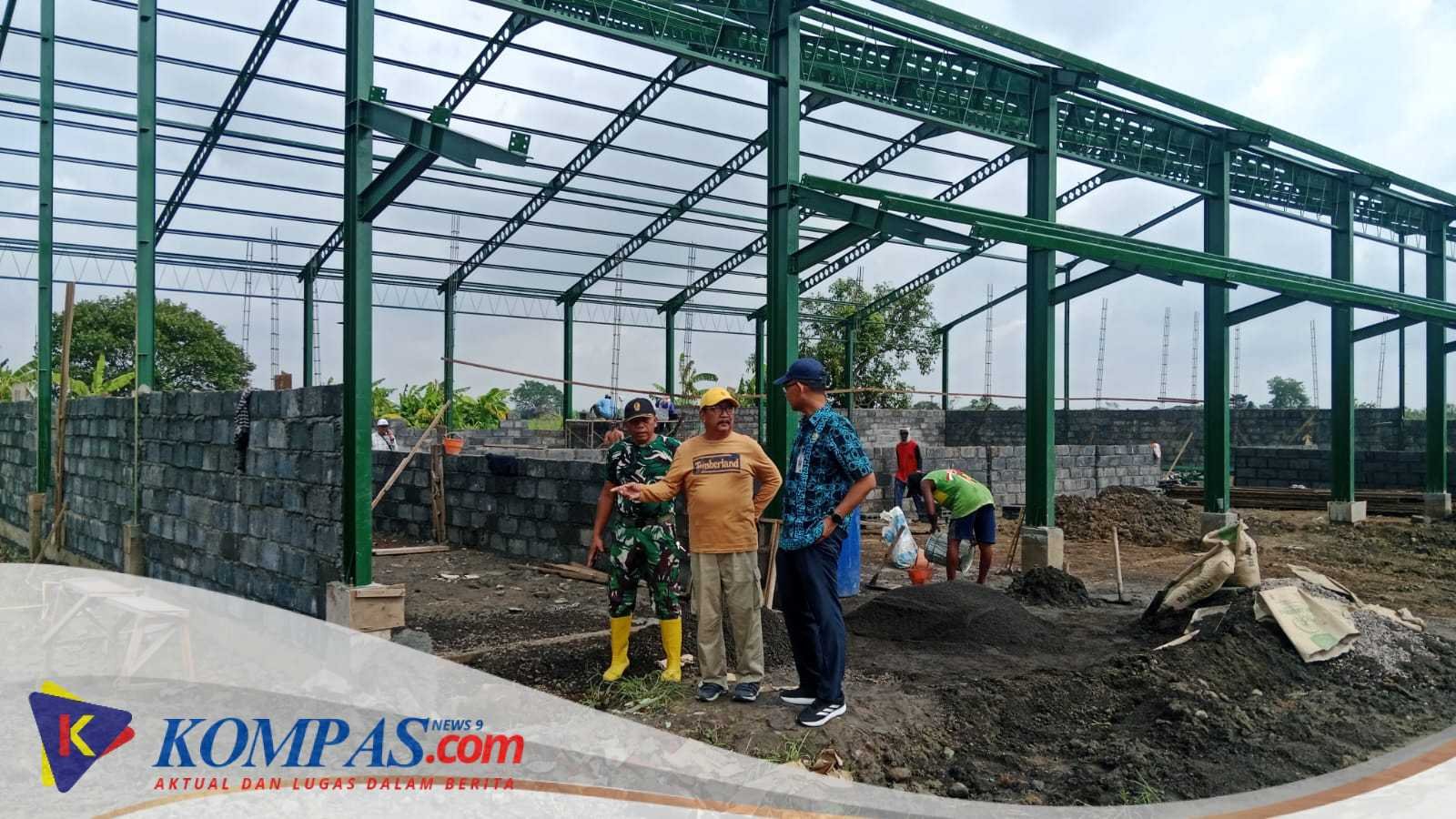 CAMAT TARIK BERSAMA DANRAMIL CEK GEDUNG KOPERASI DESA MERAH PUTIH DESA GEMPOL KLUTUK 