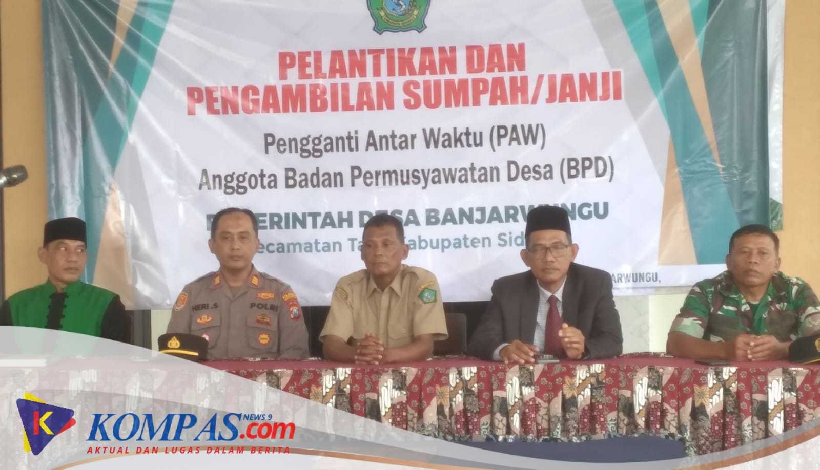 Camat Tarik Melantik 1 PAW Anggota BPD Desa Banjarwungu 