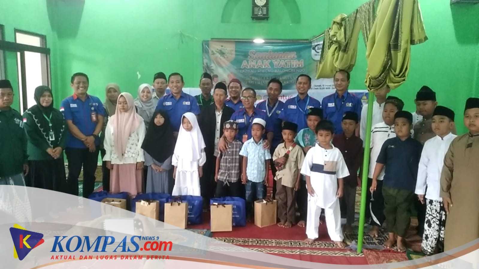 PT Tjiwi Kimia Melalui SPSI Bagikan Paket Sembako Dan Santunan ke Anak Yatim Di Desa Jeruk legi Kecamatan Balongbendo 