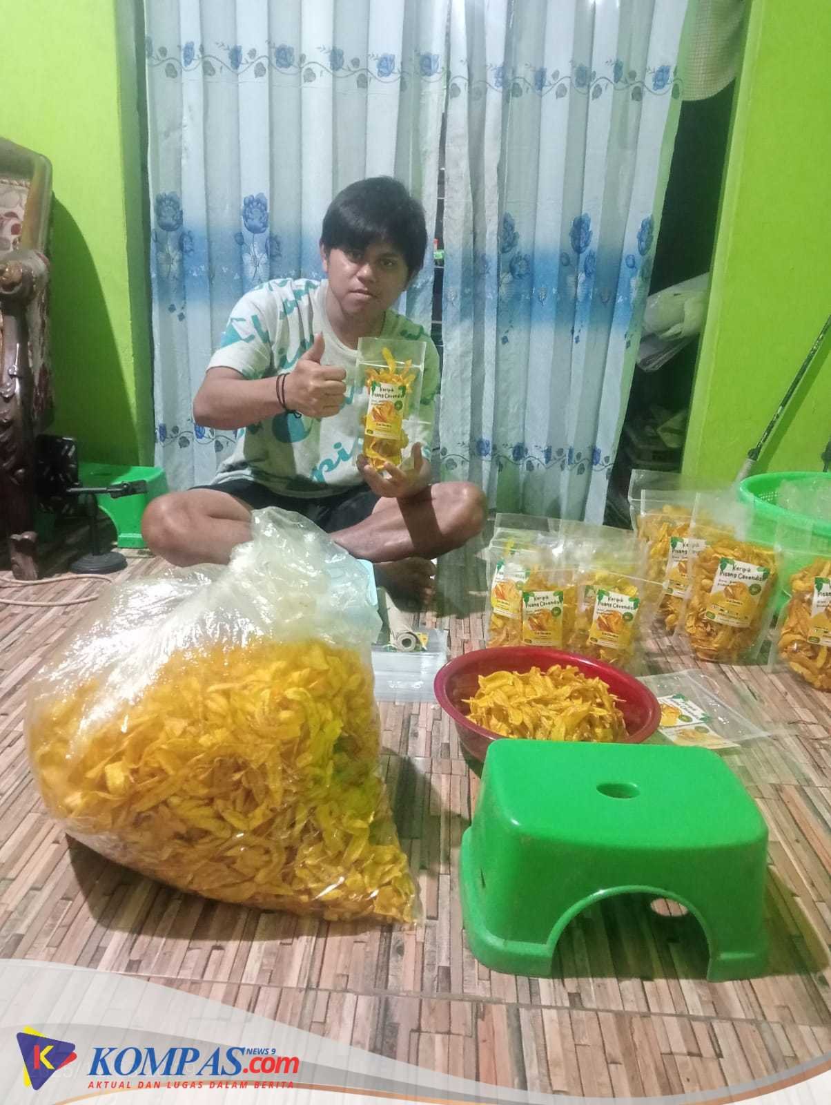 Seorang Perangkat Desa Cari Peluang Rijekan Pisang Cavendis Diolah Menjadi Keripik Pisang 