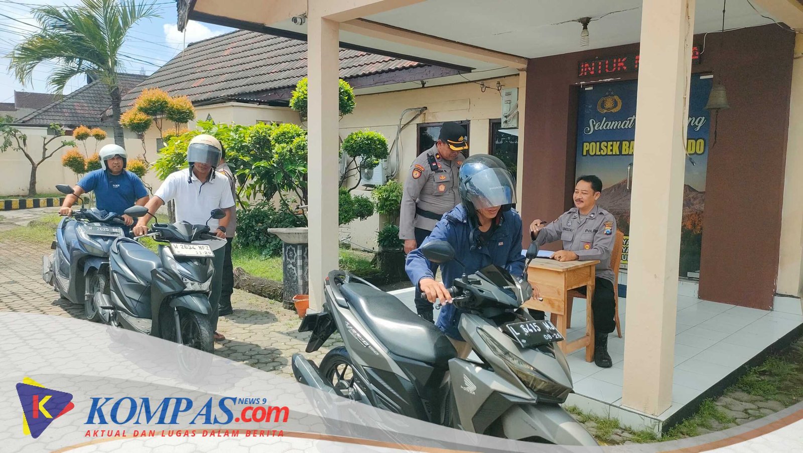 Polsek Balongbendo Terima Penitipan Kendaraan Pemudik, Warga Diimbau Mudik dengan Tenang