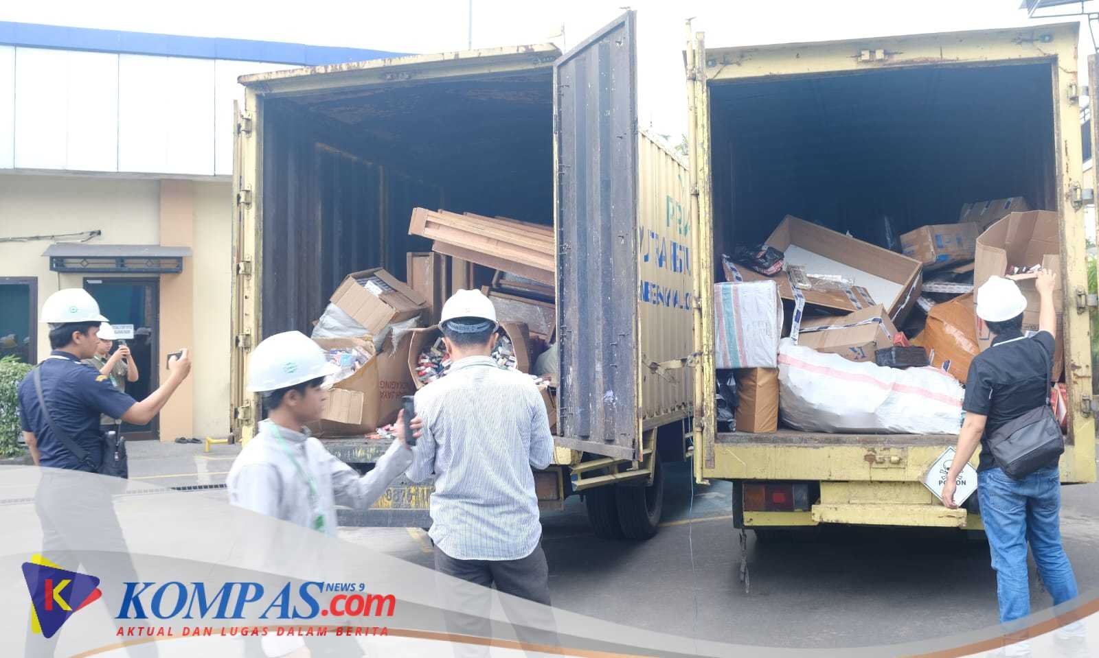 Bea Cukai Sidoarjo Bakar Rokok Ilegal Senilai Rp 5,9 Milyar di Mojokerto