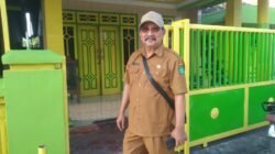 Kades Desa Gempol Klutuk Kecamatan Tarik  Peduli Lingkungan