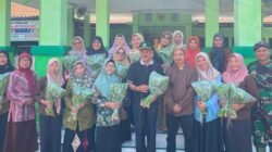 Panen Raya Hidroponik Di Kelurahan Tambak Kemeraan Dihadiri Camat krian 