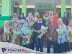 Panen Raya Hidroponik Di Kelurahan Tambak Kemeraan Dihadiri Camat krian 