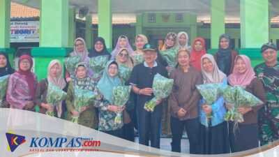 Panen Raya Hidroponik Di Kelurahan Tambak Kemeraan Dihadiri Camat krian 