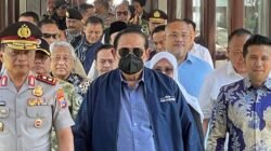 PROF Dr. H. SUSILO BAMBANG YUDHOYONO, M.A. (PRESIDEN RI KE -6) BESERTA ROMBONGAN DI BANDARA INTERNASIONAL JUANDA