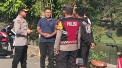 Polsek Balongbendo Evakuasi Korban Tenggelam di Sungai Magetan kanal Depat Balai Desa Wonokarang