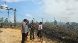 POLISI BERSAMA MASYARAKAT DAN PETUGAS GABUNGAN BERHASIL PADAMKAN KEBAKARAN LAHAN DI MANGGAR BALIKPAPAN TIMUR