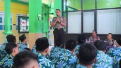 Cegah Kenakalan Remaja, Polresta Sidoarjo Edukasi Bijak Medsos di MA Nurul Huda