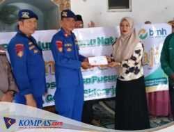 Satpolairud Polresta Sidoarjo Kawal Penyaluran Bansos BMH kepada Da’i dan Guru Ngaji di Desa Pucukan
